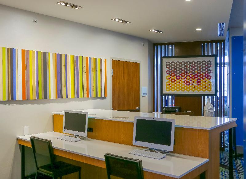 Holiday Inn Exp & Sts Detroit Northwest - Livonia - Image 3