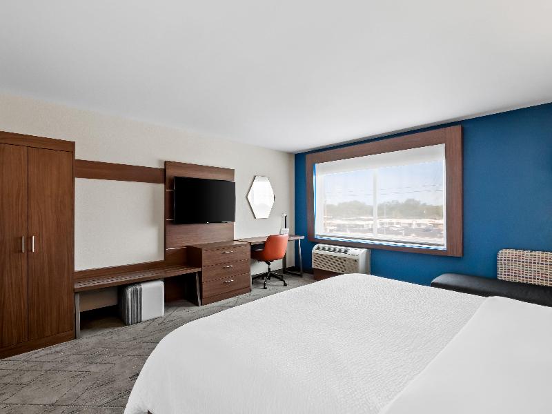 Holiday Inn Exp & Sts Detroit Northwest - Livonia image
