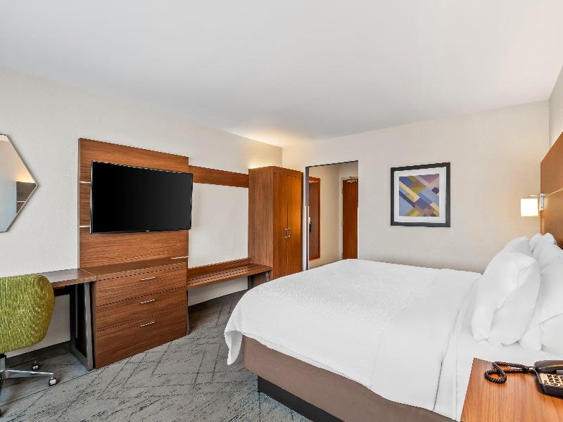 Holiday Inn Exp & Sts Detroit Northwest - Livonia image