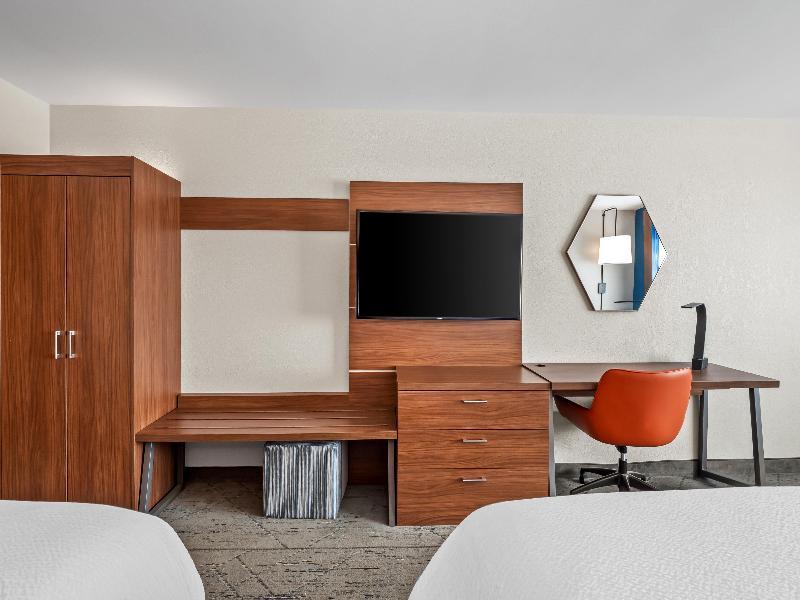 Holiday Inn Exp & Sts Detroit Northwest - Livonia image