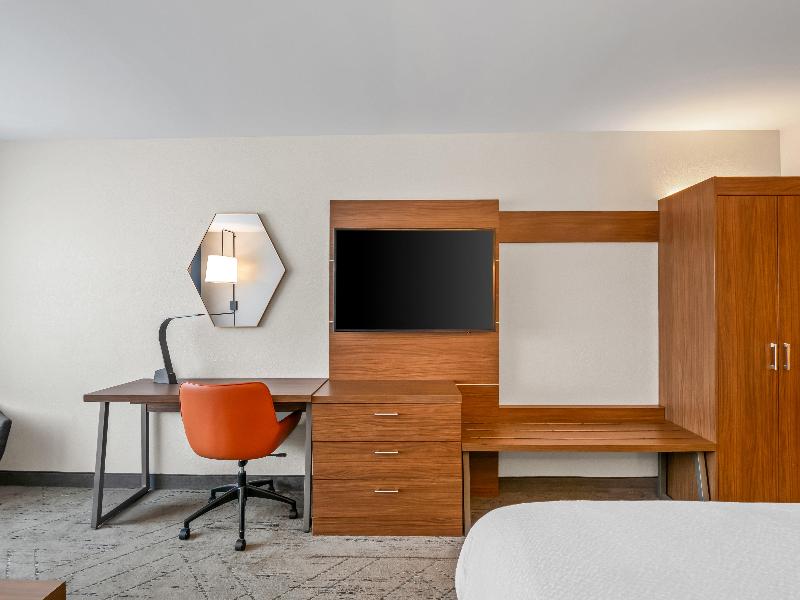 Holiday Inn Exp & Sts Detroit Northwest - Livonia image