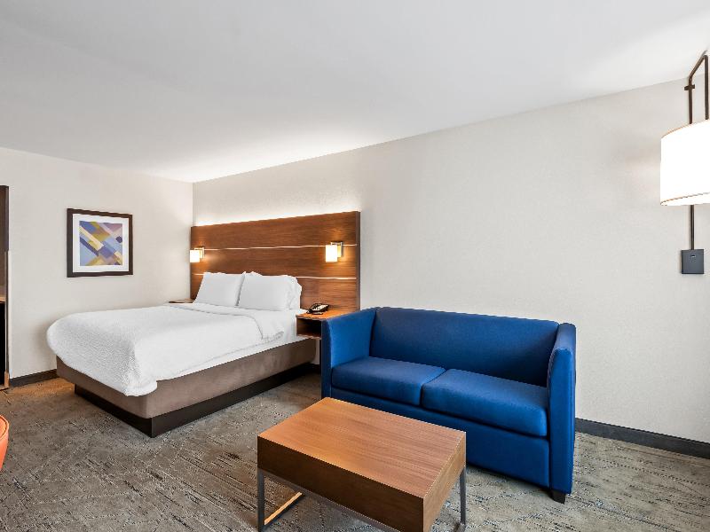 Holiday Inn Exp & Sts Detroit Northwest - Livonia image