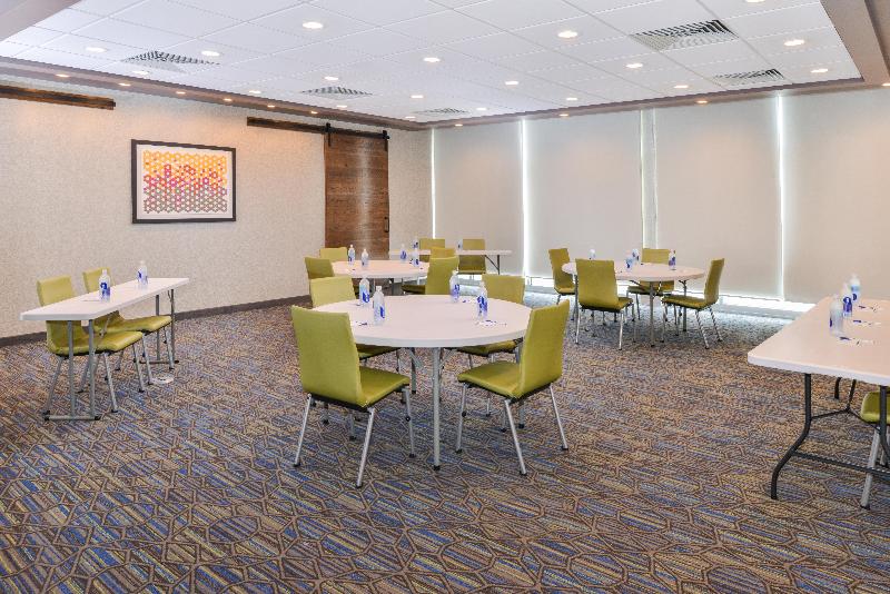 Holiday Inn Express & Suites Ogallala By IHG image