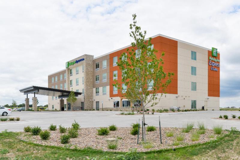 Holiday Inn Express & Suites Ogallala By IHG image