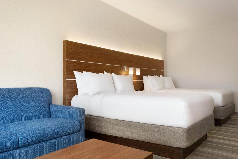 Holiday Inn Exp & Sts-Cincinnati South - Wilder photo 15