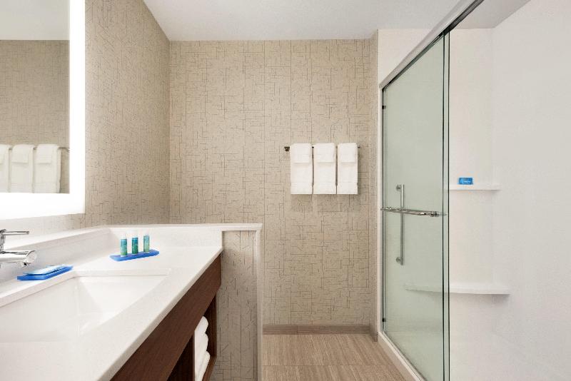 Holiday Inn Exp & Sts-Cincinnati South - Wilder photo 9