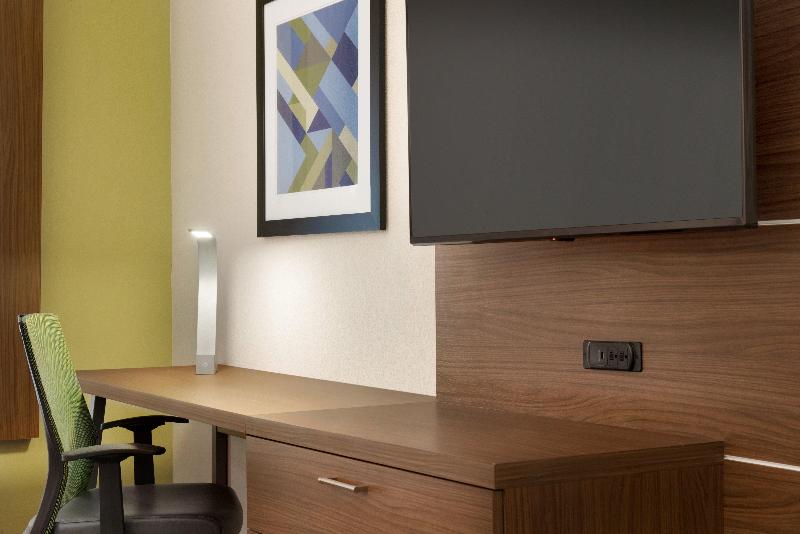 Holiday Inn Exp & Sts-Cincinnati South - Wilder photo 11
