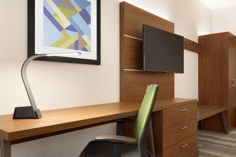 Holiday Inn Exp & Sts-Cincinnati South - Wilder photo 13
