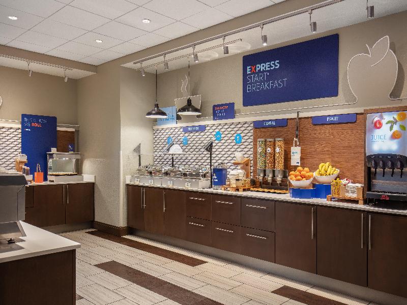 Holiday Inn Express & Suites-Dripping Springs image
