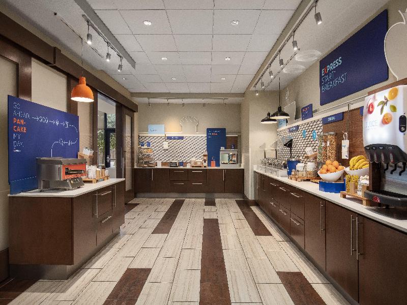 Holiday Inn Express & Suites-Dripping Springs image