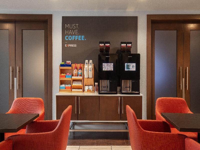 Holiday Inn Express & Suites-Dripping Springs image