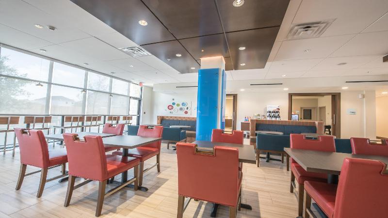 Holiday Inn Express & Suites-Dripping Springs - Image 10