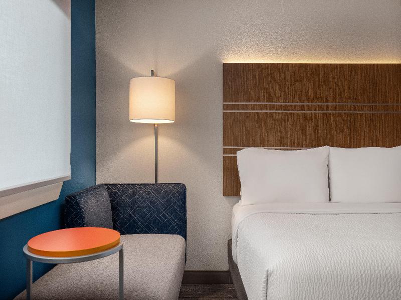 Holiday Inn Express & Suites-Dripping Springs image