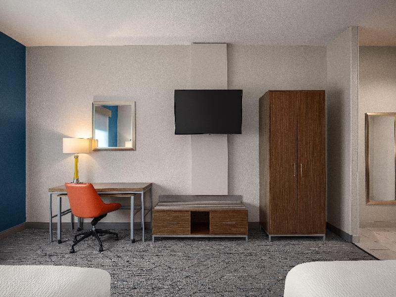 Holiday Inn Express & Suites-Dripping Springs image