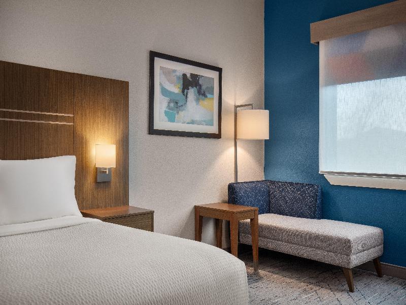 Holiday Inn Express & Suites-Dripping Springs image
