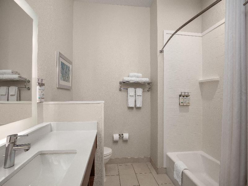 Holiday Inn Express & Suites-Dripping Springs image