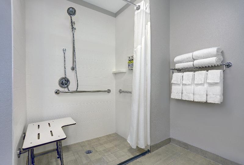 Holiday Inn Express Lenexa Overland Park Area photo 16