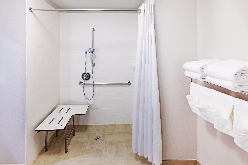 Holiday Inn Express Lenexa Overland Park Area photo 17