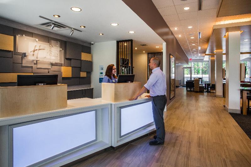 Holiday Inn Express Queensbury - Lake George Area image