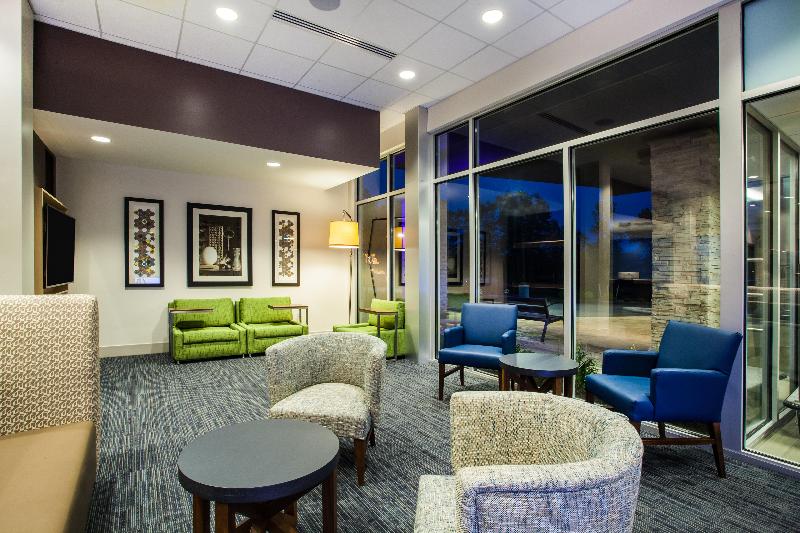 Holiday Inn Express Queensbury - Lake George Area image
