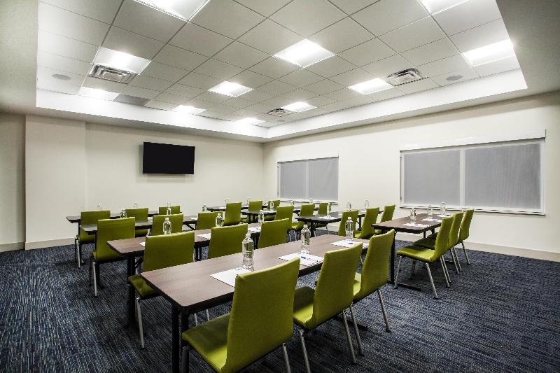 Holiday Inn Express Queensbury - Lake George Area image