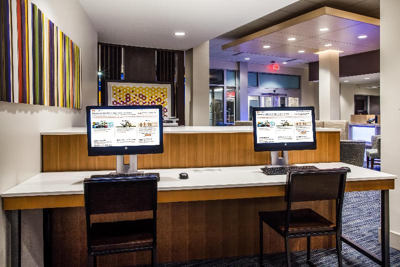 Holiday Inn Express Queensbury - Lake George Area image