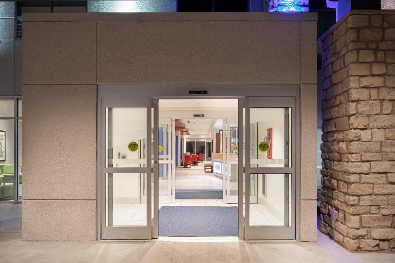 Holiday Inn Express & Suites Sterling image