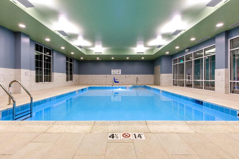 Holiday Inn Express & Suites Sturbridge image