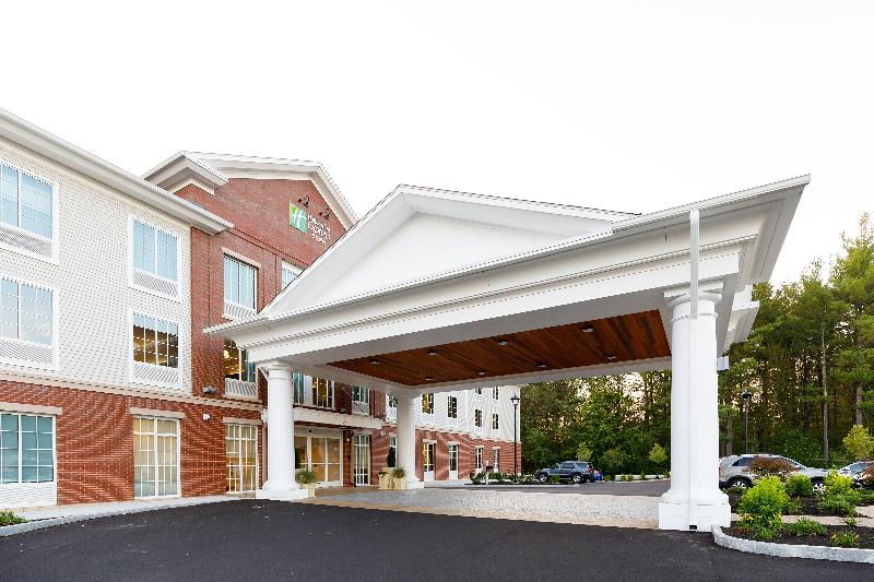 Holiday Inn Express & Suites Sturbridge image