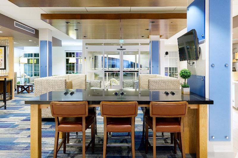Holiday Inn Express & Suites Sturbridge image