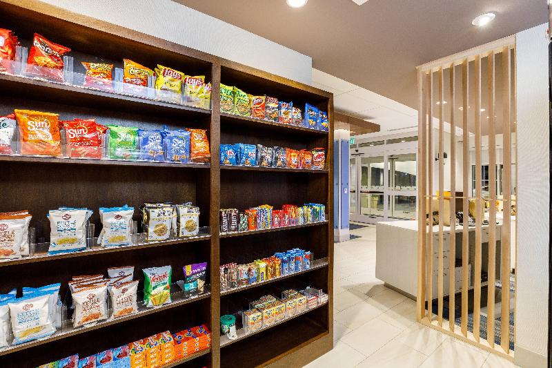 Holiday Inn Express & Suites Sturbridge image