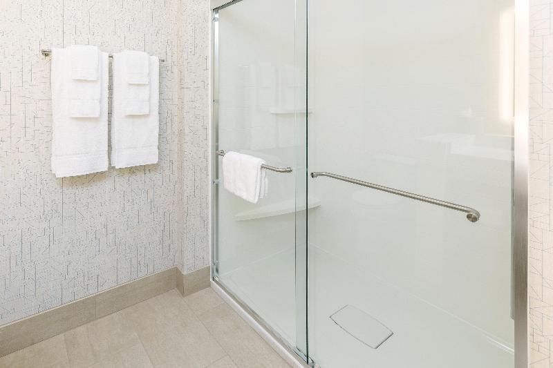 Holiday Inn Express & Suites Sturbridge image