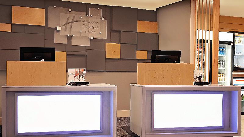 Holiday Inn Express Suites Chalmette New Orleans S image