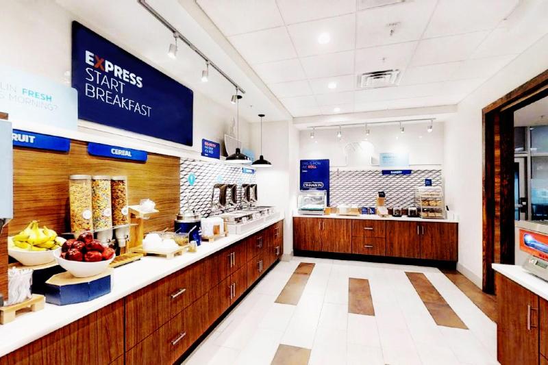 Holiday Inn Express Suites Chalmette New Orleans S image