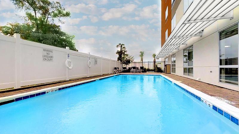 Holiday Inn Express Suites Chalmette New Orleans S image