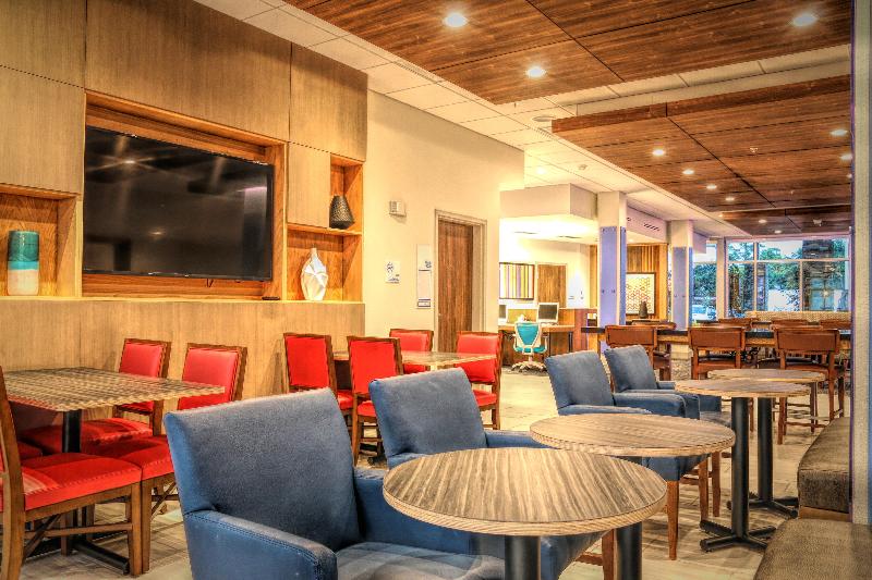 Holiday Inn Express Suites Chalmette New Orleans S image