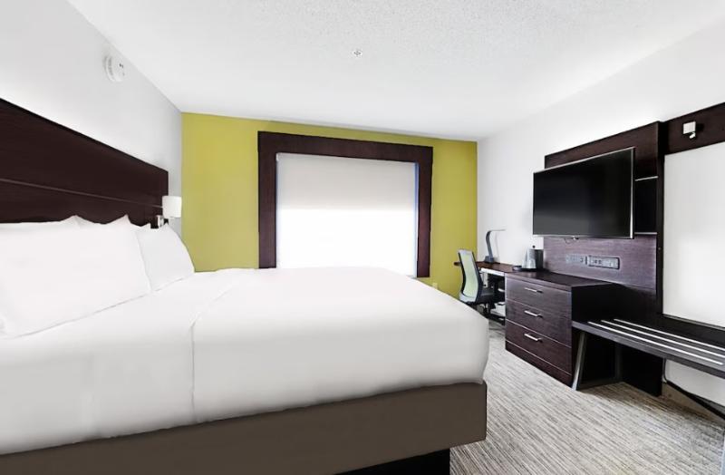 Holiday Inn Express Suites Chalmette New Orleans S image