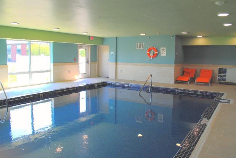 Holiday Inn Express & Suites Columbia City By IHG image