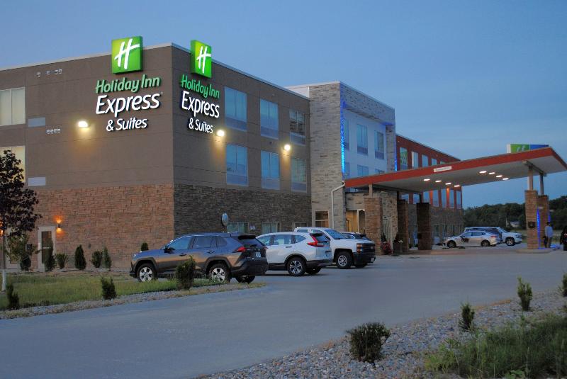 Holiday Inn Express & Suites Columbia City By IHG image