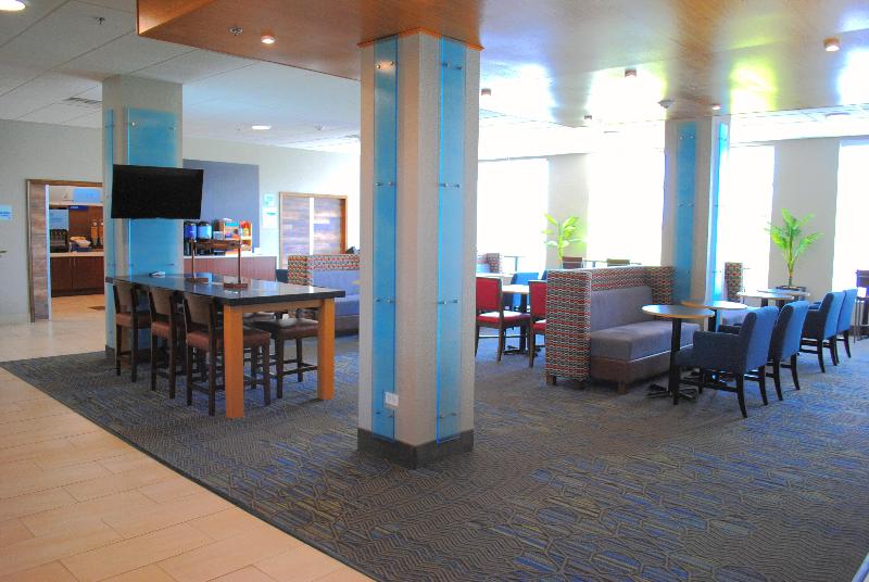 Holiday Inn Express & Suites Columbia City By IHG image