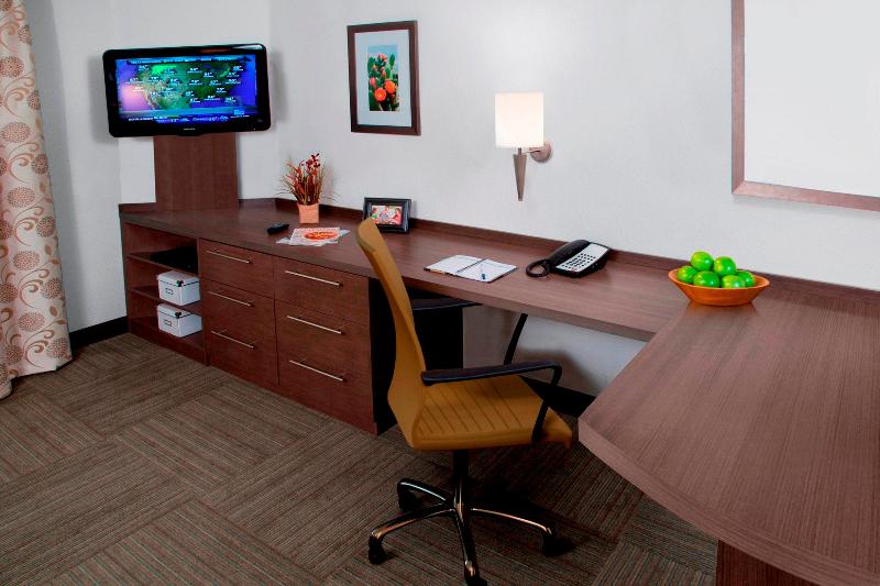 Candlewood Suites Oklahoma City - Bricktown photo 9