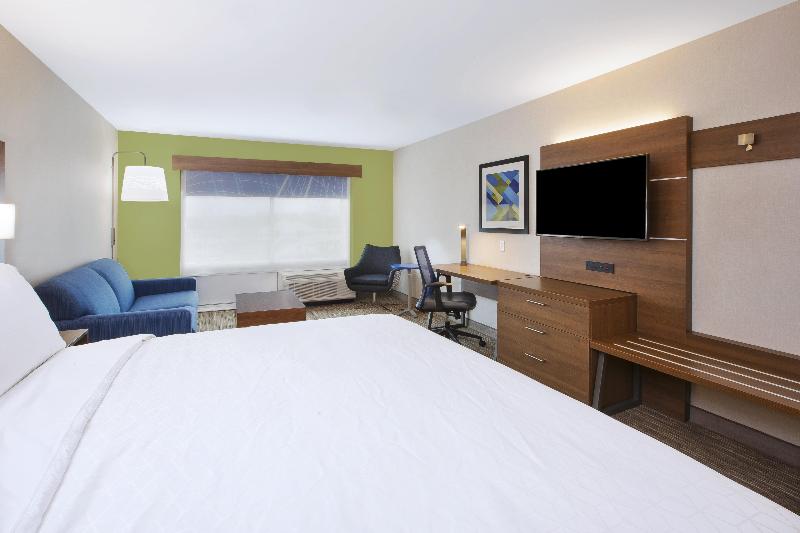 Holiday Inn Express & Suites Grand Rapids-Airport photo 21