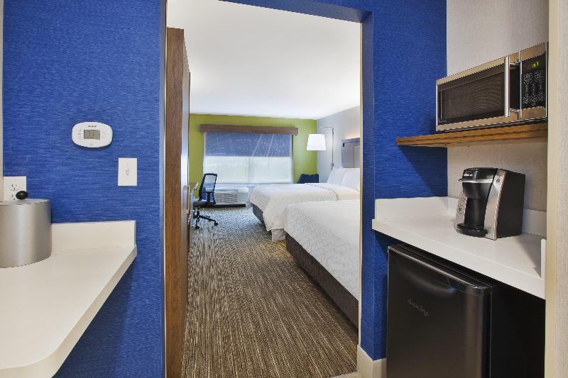 Holiday Inn Express & Suites Grand Rapids-Airport photo 23