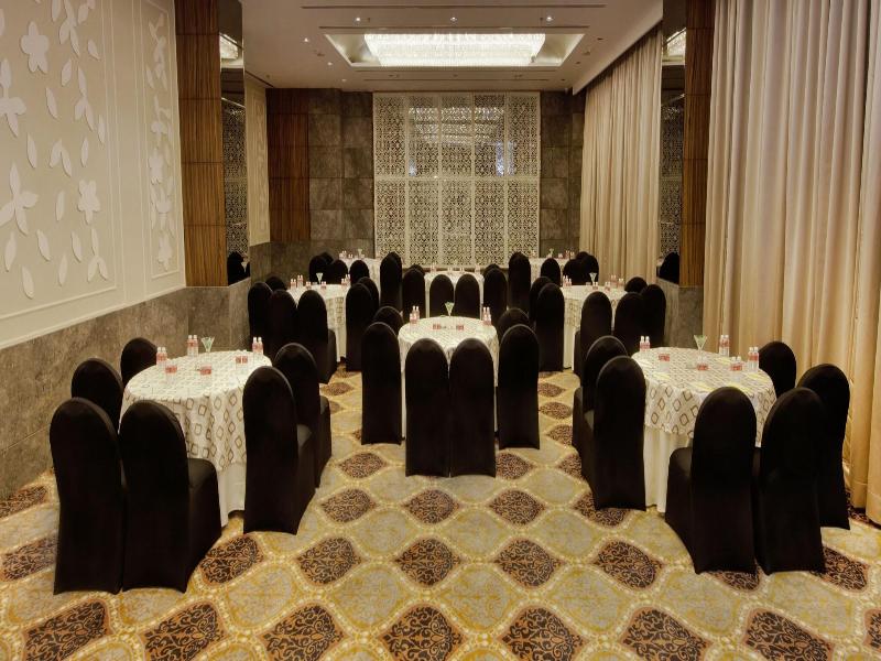 Lemon Tree Hotel, Sohna Road image