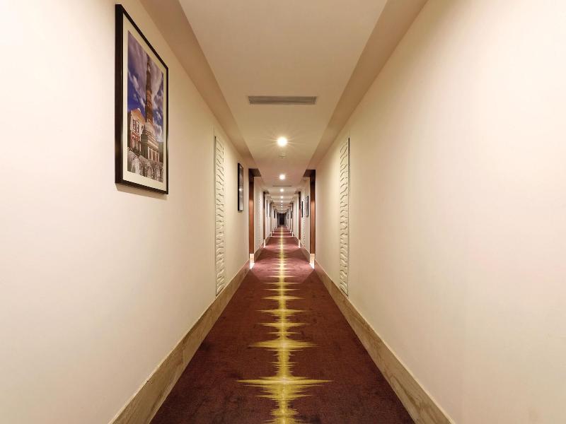 Lemon Tree Hotel, Sohna Road image