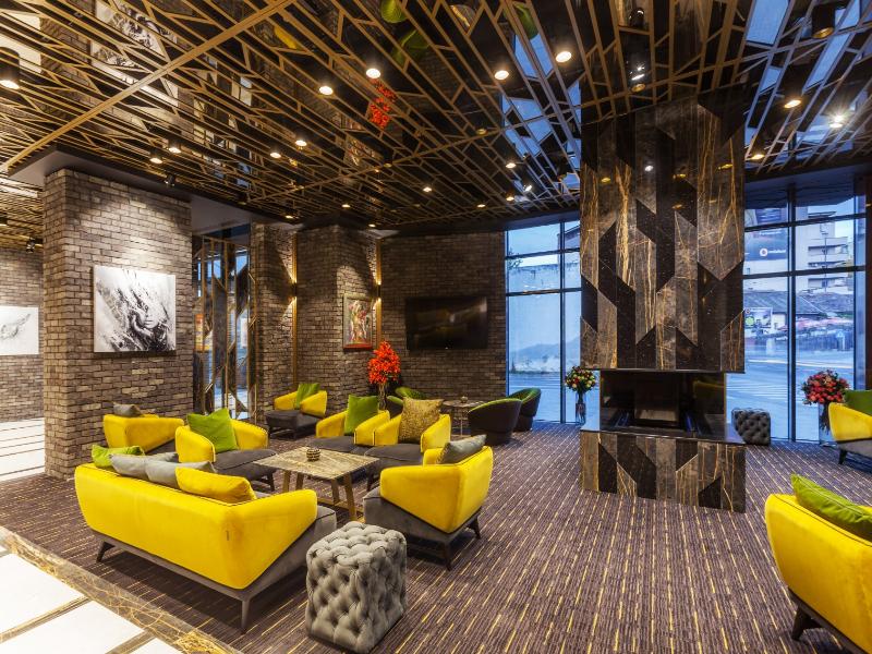 Platinia Hotel