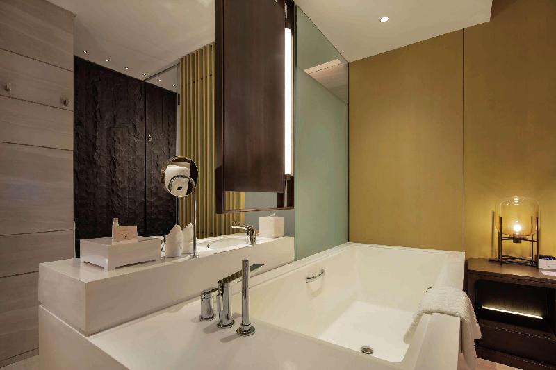DoubleTree Resort by Hilton Hainan – Xinglong Lake image