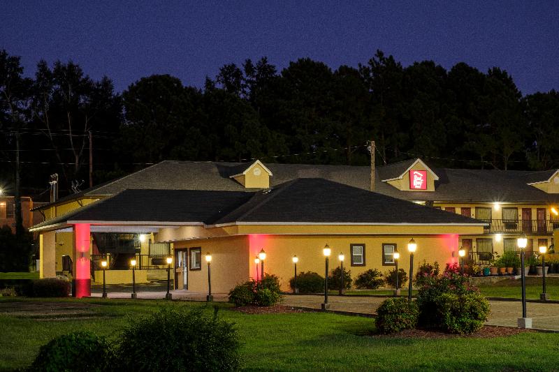 Red Roof Inn Columbus, MS image