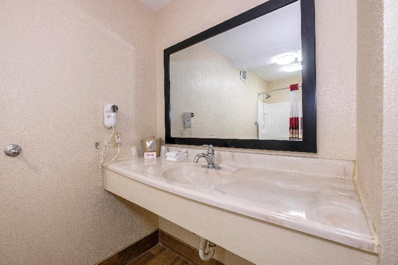 Red Roof Inn Columbus, MS image