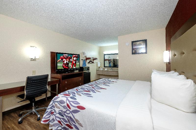Red Roof Inn Columbus, MS image